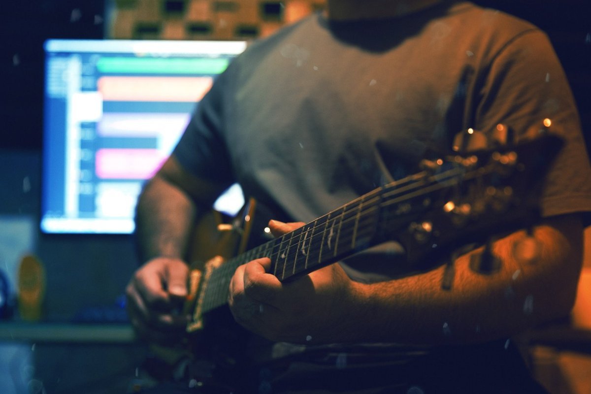 Electric guitar tracking